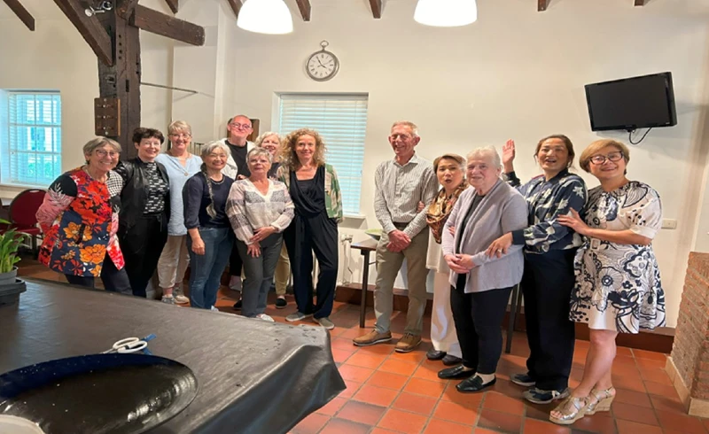 tini vd Wetering met alle 12 deelnemers aan de workshop Goirle